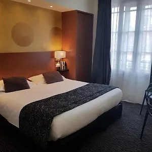 Raymond 4 Hotel