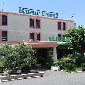 Metrhotel Cambo Hotel